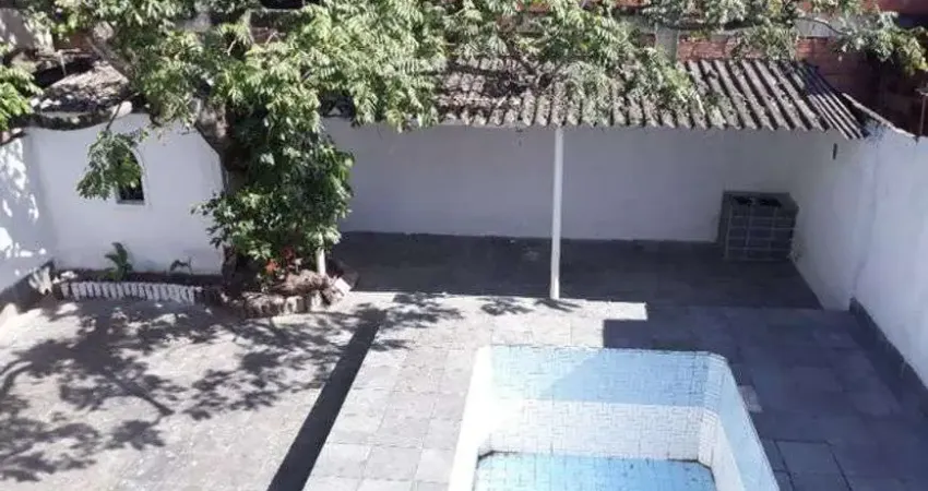 Excelente oportunidade 2 casas com piscina a poucos minutos do West Shopping