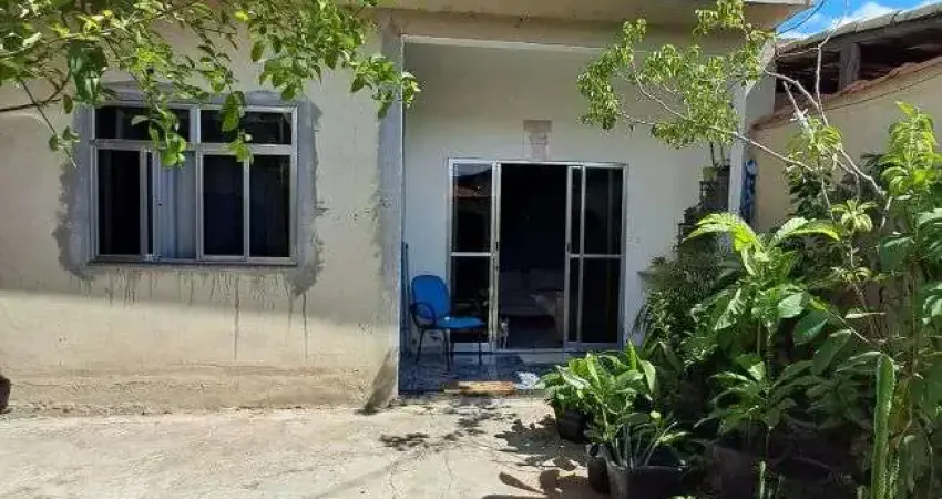 Excelente casa em Rua Particular, com 2 quartos sendo 1 suíte, Campo Grande - RJ