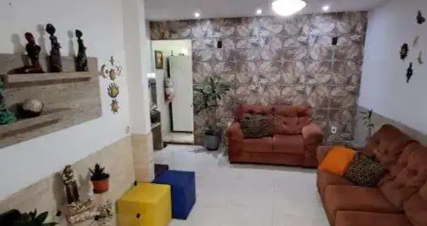 Casa em rua particular a 20 minutos do centro de Campo Grande, próximo Estrada Do Campinho, RJ