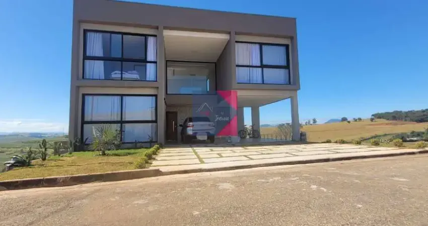 Uma casa de alto padrão localizada no condomínio Gran Royalle
