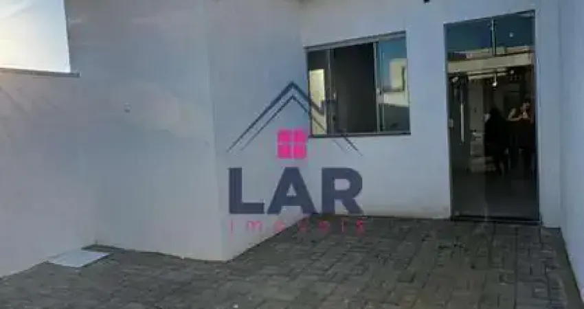 Vende-se Casa com excelente acabamento, localizada no bairro Parque Real