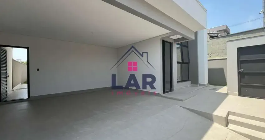 Vende-se casa de alto padrão localizada com acabamento de primeira