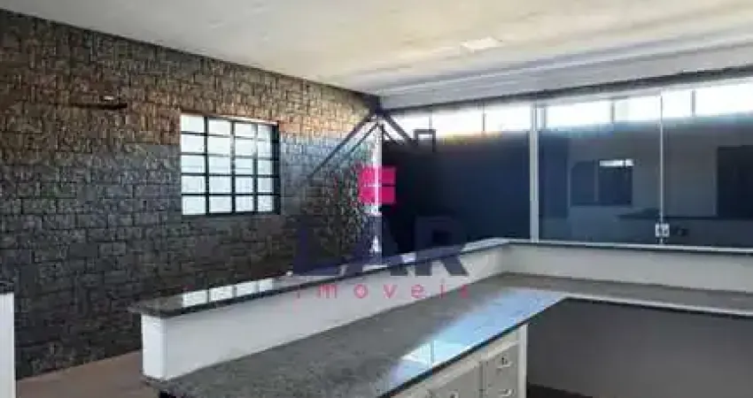 Vende-se casa com ponto comercial em excelente localização