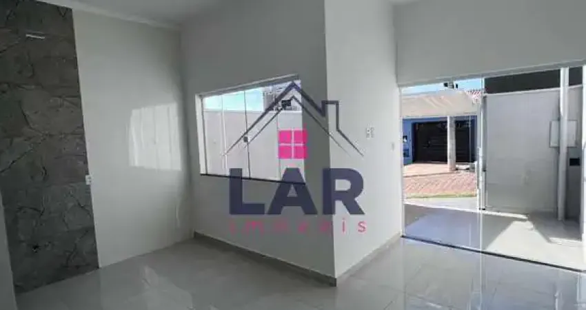 Casa com excelente acabamento  e com localização privilegiada.