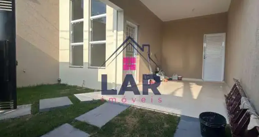 Vende-se casa com localização privilegiada e com acabamento de primeira