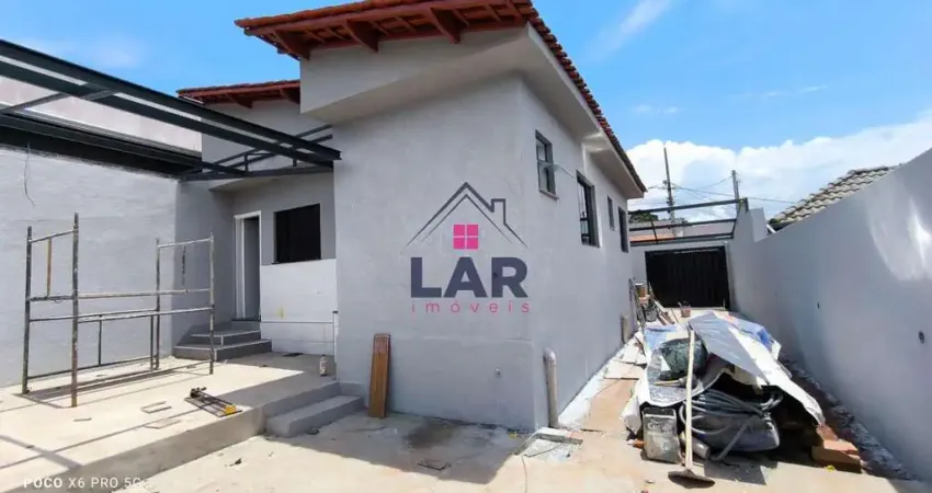 Vende-se casa com localização privilegiada e com acabamento de primeira