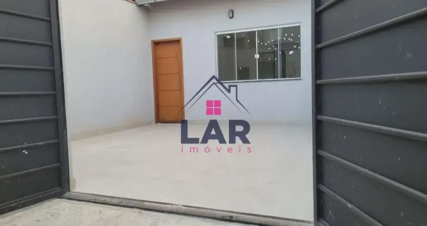 Vende-se casa com excelente acabamento e com localização privilegiada