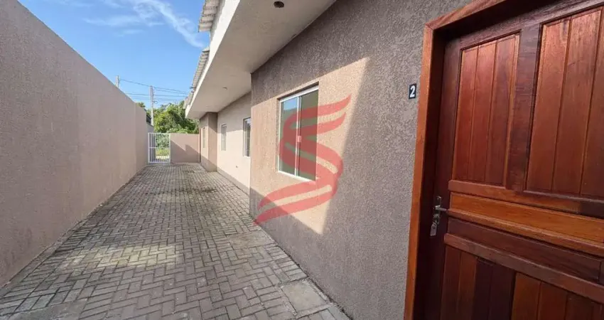 Locação anual- casa geminada 2 quartos, sendo uma suíte, piscina de uso comum.