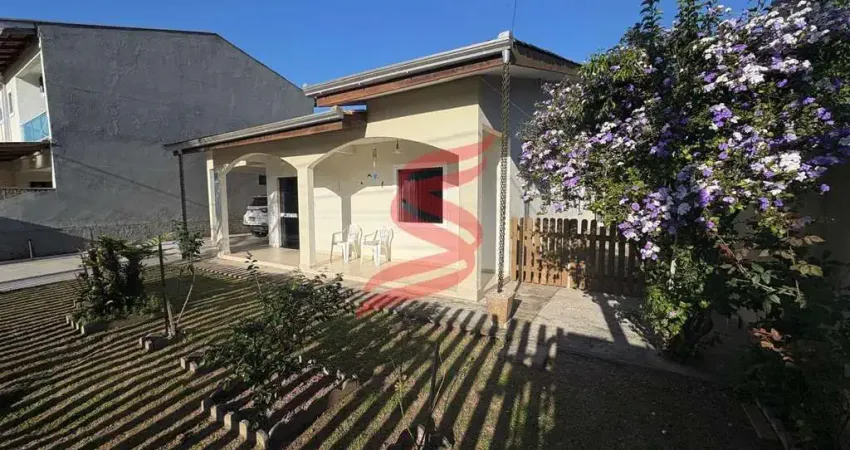 Casa com 3 quartos à venda na Rua Apucarana, 517, Brejatuba, Guaratuba