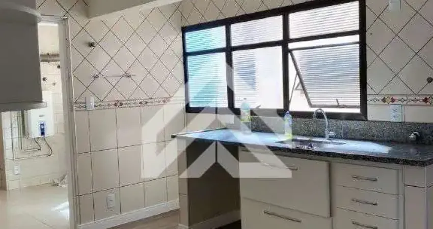 APARTAMENTO NO CENTRO COM 3 DORMITORIOS E VAGA DE GARAGEM COBERTA!