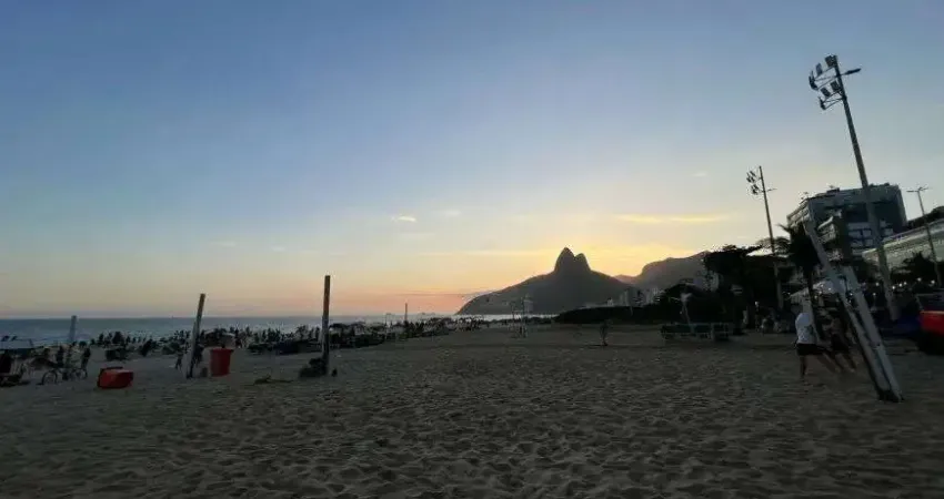 Imóvel para venda tem 300 metros quadrados com 4 quartos em Ipanema - Rio de Janeiro - RJ
