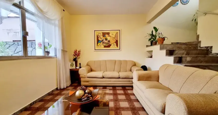 Casa de 3 quartos com Suíte  e espaço Gourmet á  Venda