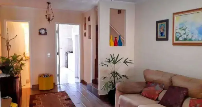 Sobrado à venda no Conjunto Residencial Vista Verde, 71 m², 2 quartos, 2 banheiros