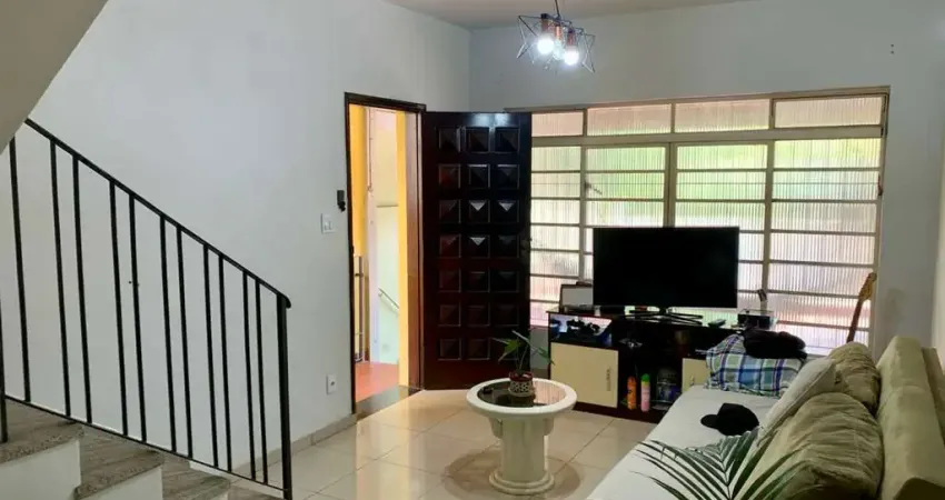 Sobrado à venda, 125 m², 3 quartos, 3 banheiros, 1 suíte