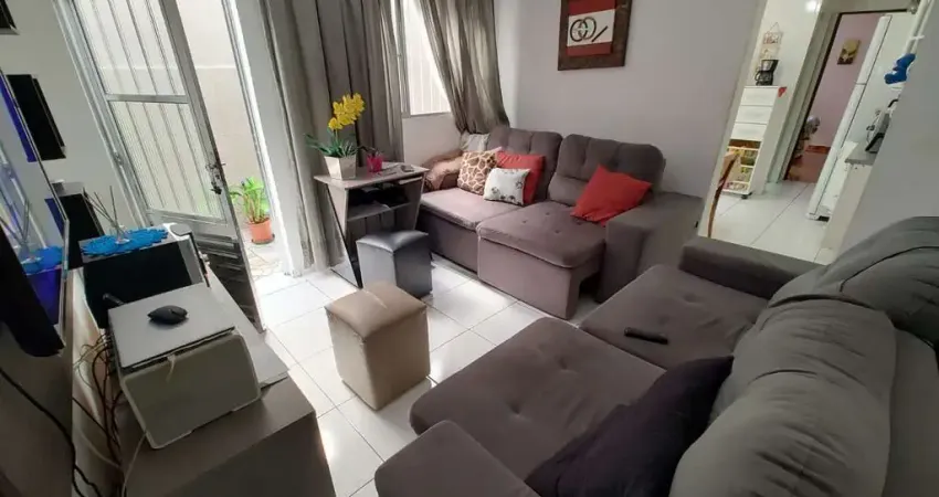 Sobrado à venda, 80 m², 2 quartos, 2 banheiros, 1 suíte