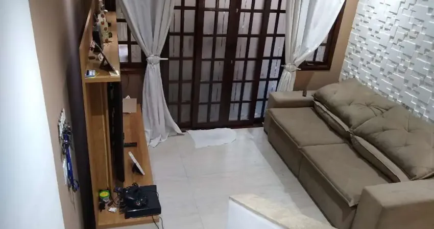 Sobrado à venda, 83 m², 3 quartos, 2 banheiros, 1 suíte
