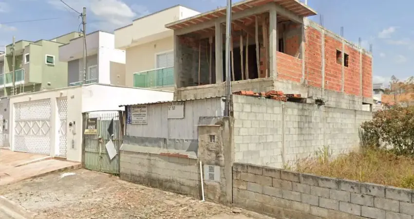 Sobrado à venda, 112 m², 3 quartos, 2 banheiros, 2 suítes