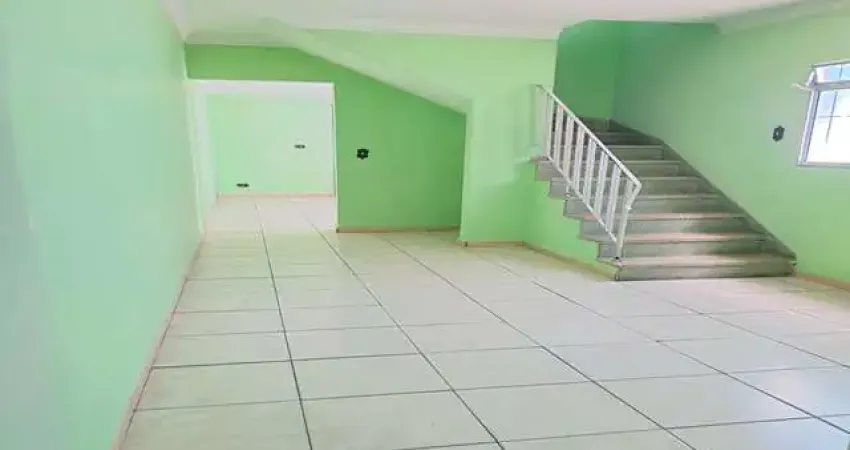 Sobrado à venda, 170 m², 3 quartos, 3 banheiros, 1 suíte