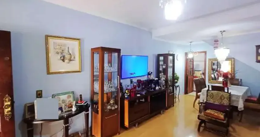 Sobrado à venda, 120 m², 3 quartos, 2 banheiros, 1 suíte