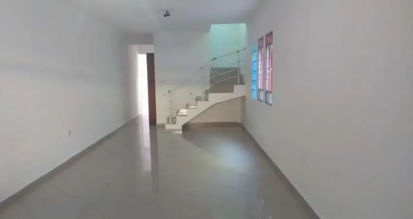 Sobrado à venda, 180 m², 4 quartos, 3 banheiros, 1 suíte