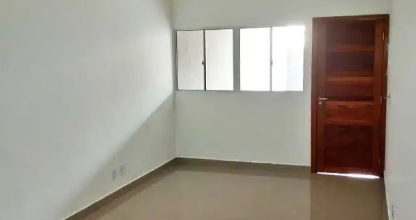 Sobrado à venda, 140 m², 3 quartos, 2 banheiros, 1 suíte