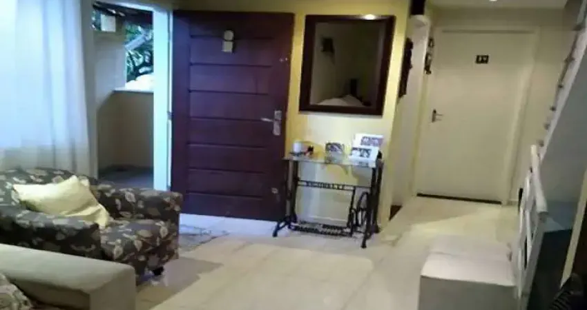 Sobrado à venda, 130 m², 3 quartos, 3 banheiros, 1 suíte