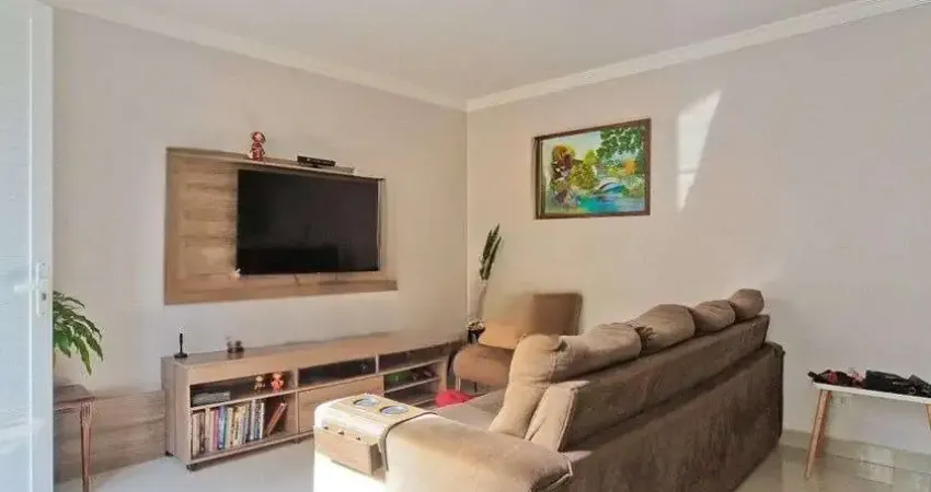 Casa à venda, 266 m², 3 quartos, 2 banheiros, 1 suíte
