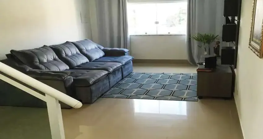Sobrado à venda, 125 m², 3 quartos, 3 banheiros, 1 suíte