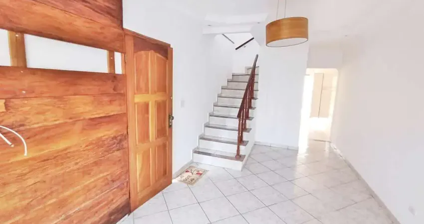 Sobrado à venda, 98 m², 2 quartos, 2 banheiros, 2 suítes