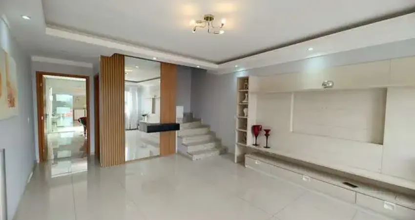 Sobrado à venda, 121 m², 2 quartos, 2 banheiros, 2 suítes