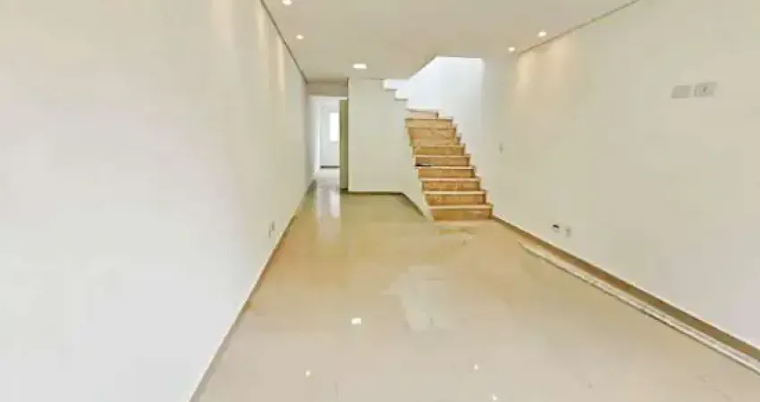 Sobrado à venda, 110 m², 2 quartos, 2 banheiros, 2 suítes