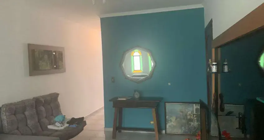Sobrado à venda, 210 m², 3 quartos, 3 banheiros, 1 suíte