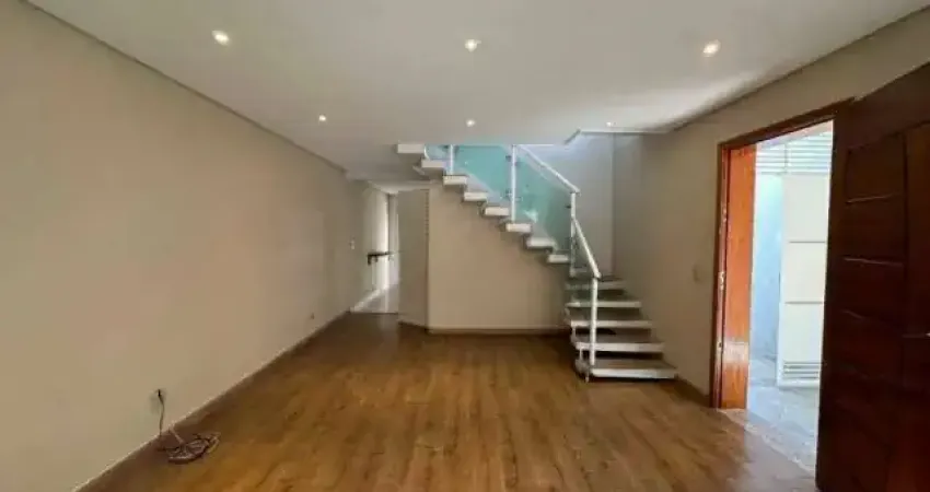 Sobrado à venda, 135 m², 3 quartos, 3 banheiros, 3 suítes