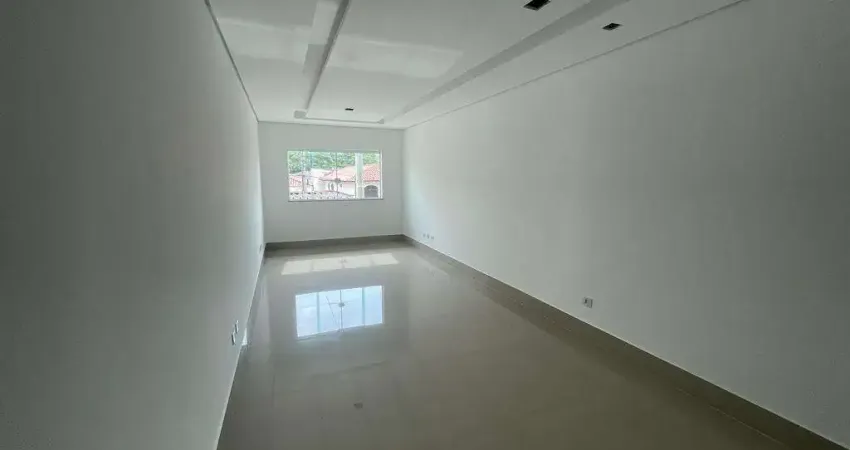 Sobrado à venda, 170 m², 3 quartos, 3 banheiros, 1 suíte
