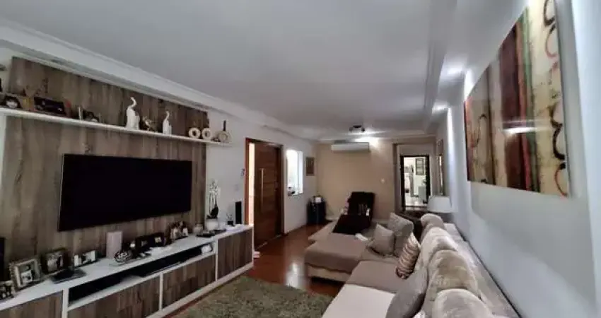 Sobrado à venda, 190 m², 3 quartos, 2 banheiros, 1 suíte