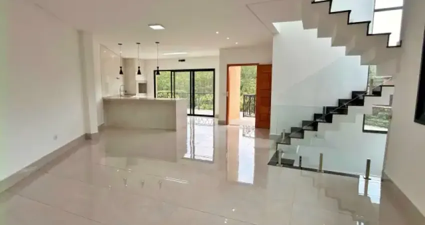 Sobrado à venda em Cajamar no Bairro dos Portais (Polvilho) na Rua das Sálvias