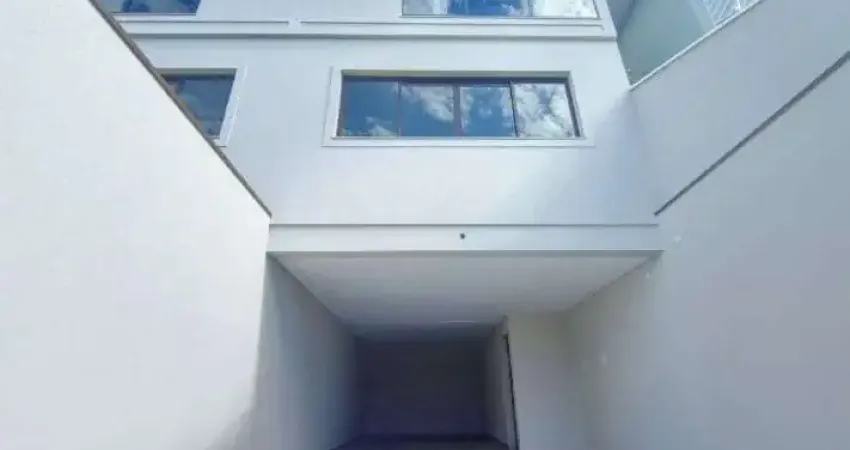 Sobrado à venda, 160 m², 3 quartos, 4 banheiros, 3 suítes