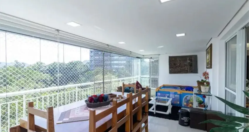Apartamento à venda, 131 m², 3 quartos, 4 banheiros, 2 suítes