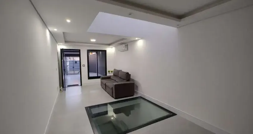 Sobrado à venda, 247 m², 3 quartos, 3 banheiros, 3 suítes