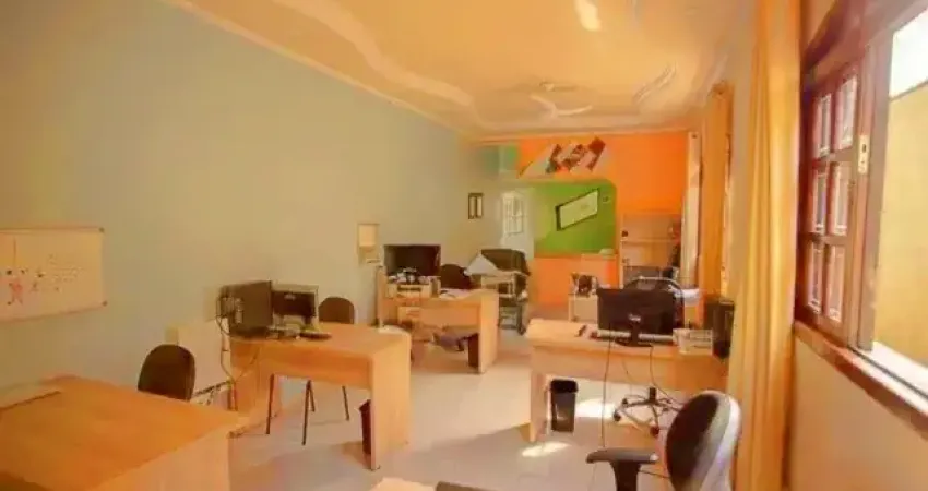 Sobrado à venda no Bairro do Parque São Domingos na Rua Abrahan Lincoln, com 3 dormitórios