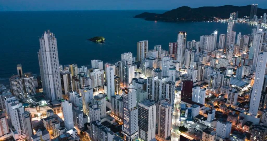 Sala Comercial para Venda em Balneário Camboriú, Centro, 1 banheiro, 2 vagas