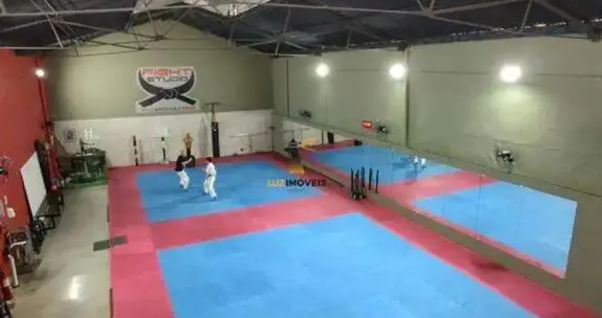 Barracão / Galpão / Depósito à venda na Rua Três Pontas, Carlos Prates, Belo Horizonte