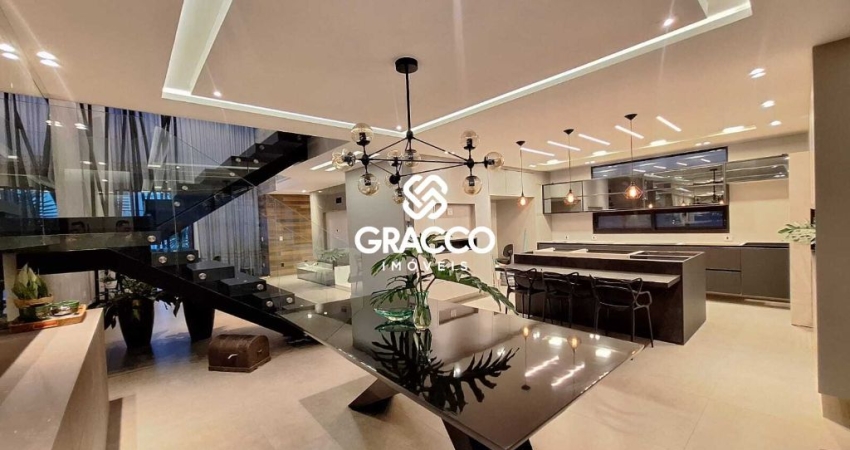 Casa Triplex com 4 Quartos - 2 Vagas em Condomínio Fechado - Campo Comprido
