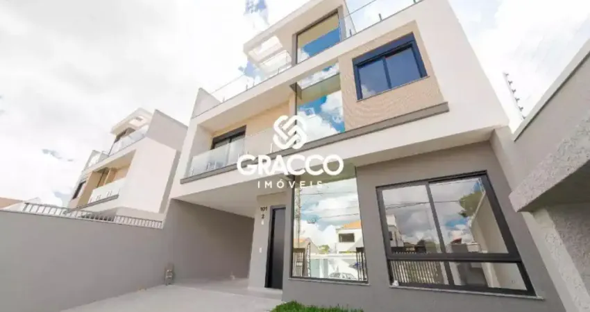 Casa Residencial Triplex com 4 Suítes e vagas para até 4 veículos no Bom Retiro