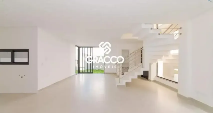 Casa residencial triplex com 4 suítes e vagas para até 4 veículos no bom retiro