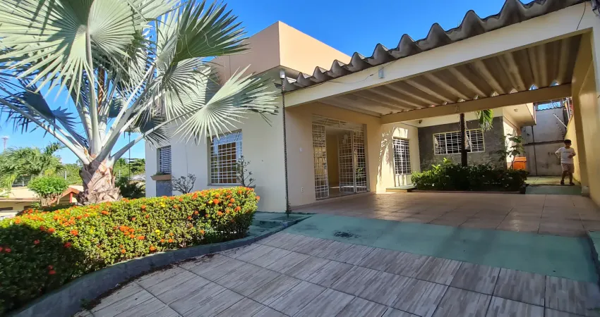 Casa Espaçosa, no Parque 10 Terreno de 600m², 4 quartos apenas 750mil