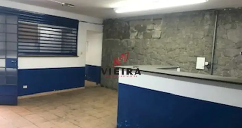 Prédio comercial enorme. Pé direito alto.