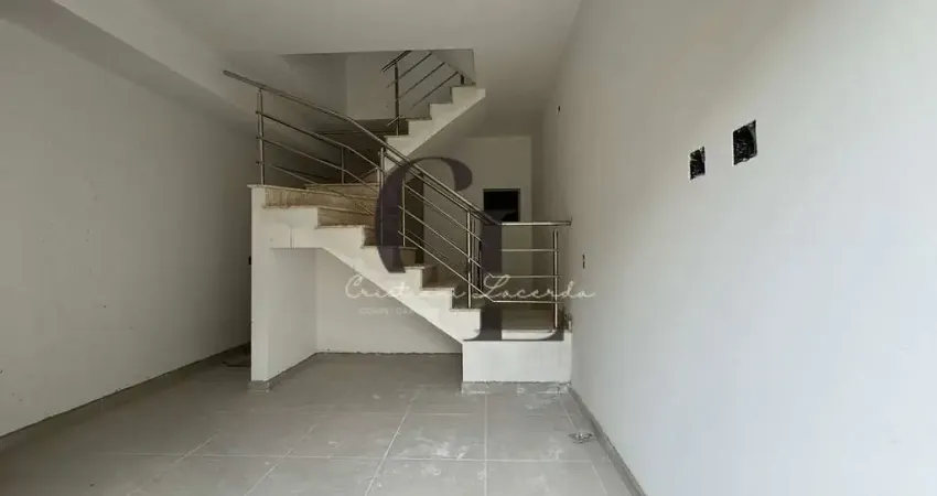 Sobrado novo à venda com 3 suítes e 2 vagas em Santa Teresinha