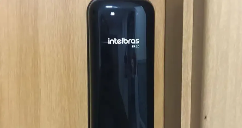 Lindo apto terreo , com 02 dormitorios, semi mobiliado, com ampla area de lazer, piso porcelanato, fechadura eletronica, com facil acesso pela av. nacoes norte