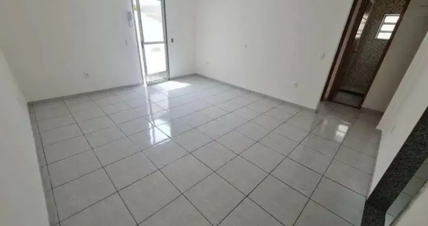Casa com 2 quartos para alugar na Rua Pereira Frazão, 203, Praça Seca, Rio de Janeiro